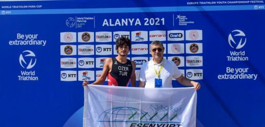 BAŞKAN BOZKURT, PARATRİATHLON’DA TARİHÎ BAŞARI ELDE EDEN ÖZER’İ TEBRİK ETTİ