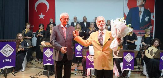 “AYVALIK FİDANLARI”NA BİR DESTEK DE MÜZİK DERNEĞİ’NDEN GELDİ