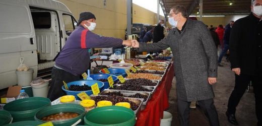 BAŞKAN ERGİN’DEN SARIMSAKLI PAZARYERİ ZİYARETİ