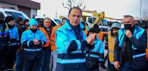 BEYLİKDÜZÜ BELEDİYESİ KAR YAĞIŞI ÖNCESİ ALARMA GEÇTİ