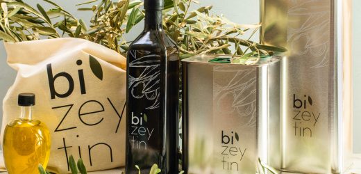 İda ve Madra Dağları arasında kalan vadide, geleceği ve doğal kaynakları koruyarak, geleneksele bağlı ama gelişmiş teknoloji ile üretilen butik zeytinyağı Bi’Zeytin tüketici ile buluşuyor