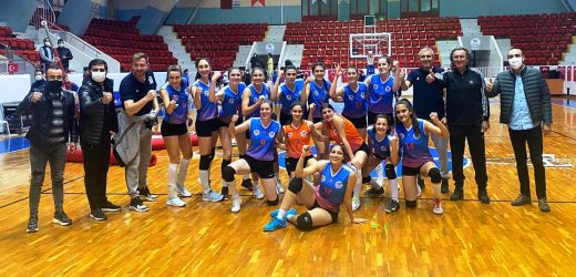 Büyükşehir Kadın Voleybol Takımı şampiyonluğa koşuyor