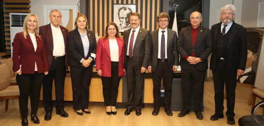 CHP’li heyetten Başkan Deveci’ye ziyaret