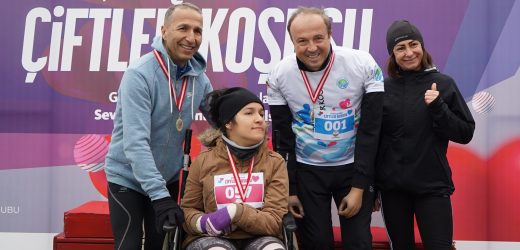 SEVGİLİLER GÜNÜ YARIŞINDA ENGELLİ KIZI İLE BİRİNCİ OLDU