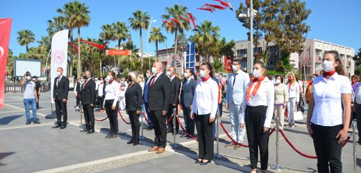 MARMARİS’TE BAYRAM COŞKUSU SOKAĞA TAŞTI