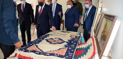 Vali Öner, Göle Kültür Merkezi binasının açılış programına katıldı.