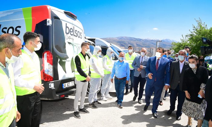 MALATYA BÜYÜKŞEHİR BELEDİYESİ İFTARDA VATANDAŞLARINI YALNIZ BIRAKMIYOR