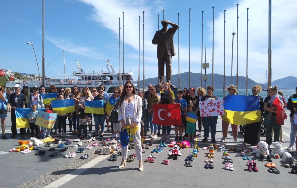 UKRAYNA’DAKİ SAVAŞIN ACISI MARMARİS’TE YAŞANIYOR!