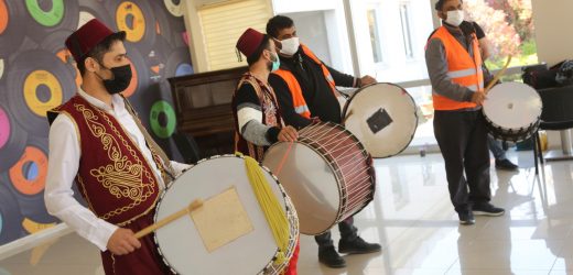 KÜÇÜKÇEKMECELİ DAVULCULAR, MÜZİK AKADEMİSİ’NDE