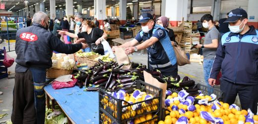 ESENYURT BELEDİYESİ, TAM KAPANMA SÜRECİNDE AÇILAN PAZARLARI DENETLEDİ