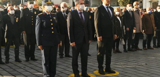 ESENYURT’TA 10 KASIM ATATÜRK’Ü ANMA VE ÇELENK KOYMA TÖRENİ