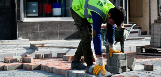 ESENYURT’UN SOKAKLARI DÖNÜŞÜYOR