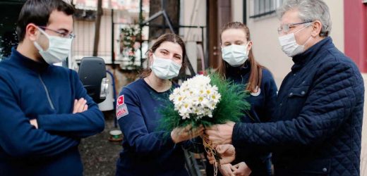 BAŞKAN ARSLAN SEVGİ GÜNÜ’NDE ÖRNEK OLDU