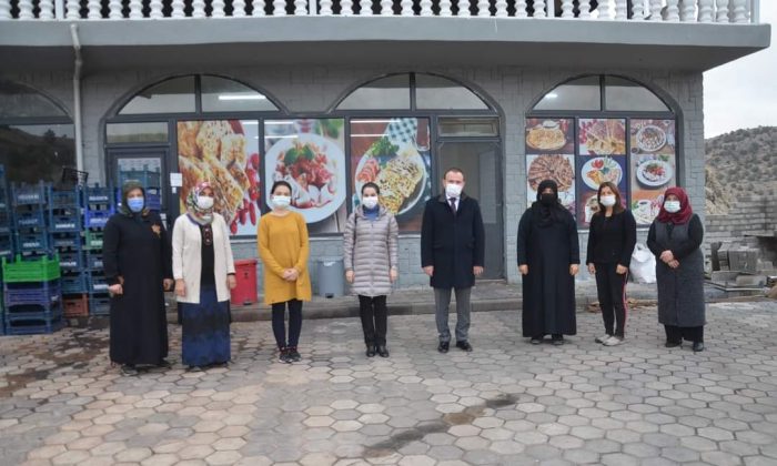 KAYMAKAM KAPTAN’DAN ÇEKEREK KADINLAR KOOPERATİFİNE ZİYARET