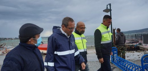 FIRTINA AYVALIK’I ŞİDDETLİ VURDU