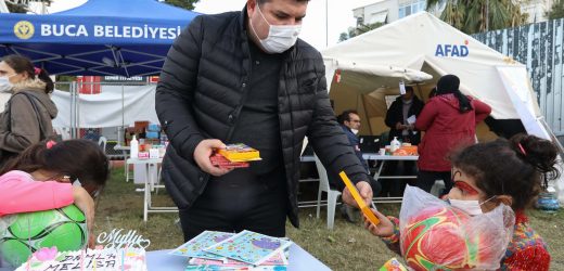 Çadır kentte umut dolu doğum günü sürprizi