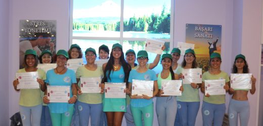 DÜNYAYI DEĞİŞTİRECEK 25 DEĞİŞİM UZMANI SERTİFİKALARINI ALDI!