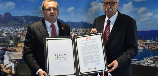 GİRNE’DE KARDEŞ ŞEHİR İÇİN İMZALAR ATILDI