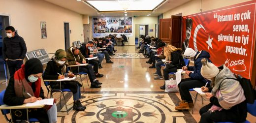 ESENYURT’TA, ESBİM ARACILIĞIYLA 200 KİŞİ DAHA İSTİHDAM EDİLDİ