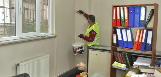 ESENYURT BELEDİYESİ MUHTARLIK BİNALARI VE SAĞLIK OCAKLARININ TADİLATLARINI YAPIYOR