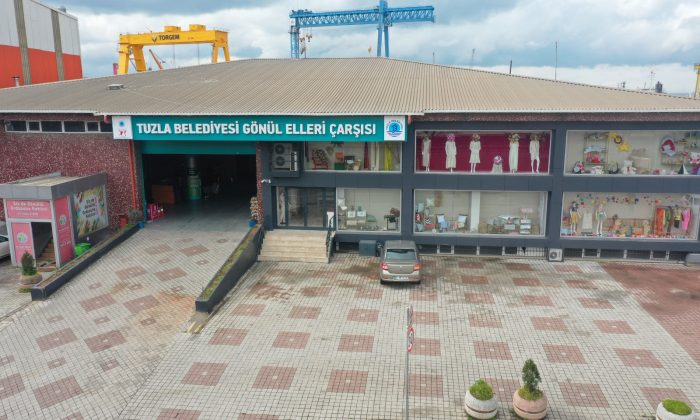 Tuzla’da İhtiyaç Sahibi Ailelerin Çarşısı Var