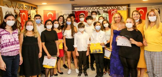 Kızılçullu gençlerinden 30 Ağustos resitali