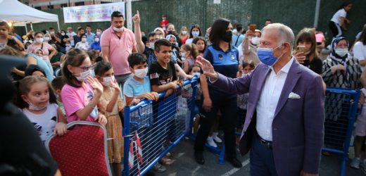 BAYRAMPAŞALI ÇOCUKLAR FESTİVALDE DOYASIYA EĞLENİYOR