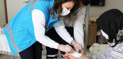 ŞUBAT AYINDA BİN 182 ESENYURTLU EVDE SAĞLIK HİZMETİNDEN YARARLANDI