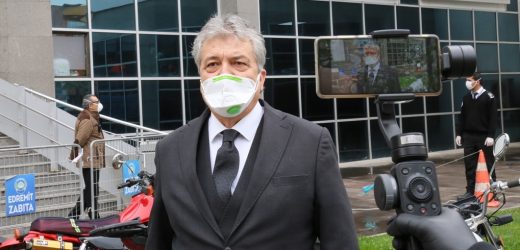 Edremit Belediyesi Dezenfeksiyon Kabinleri Kurdu