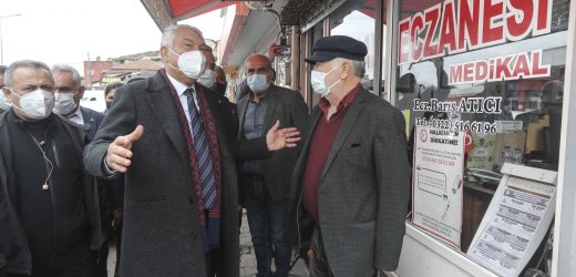 Başkan Zeydan Karalar, muhtarları dinlemeden gün geçirmiyor