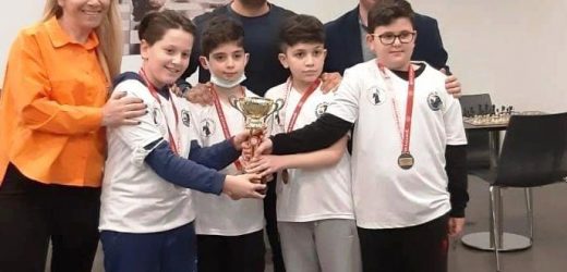 Kartal Belediyesi Satranç Akademisi Sporcuları Ödüle Doymuyor