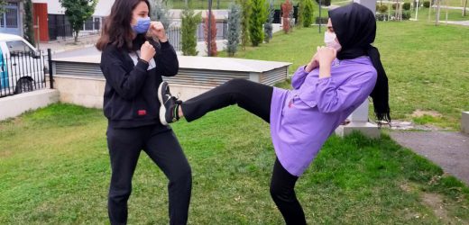 Kungfucular parkları spor salonuna çevirdi