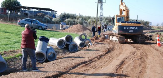 Adana Büyükşehir su baskını sorununu çözmek için olanaklarını seferber etti