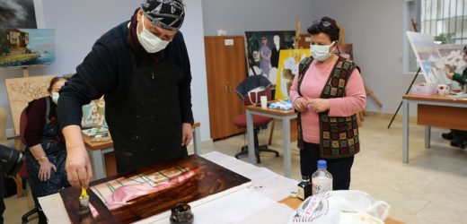 KÜÇÜKÇEKMECE’DE HER YAŞA UYGUN SANAT VE MESLEK EDİNDİRME KURSU EĞİTİMLERİ BAŞLADI
