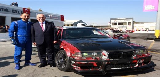 Drift tutkunları Ankara Yenimahalle’de nefes kesti!