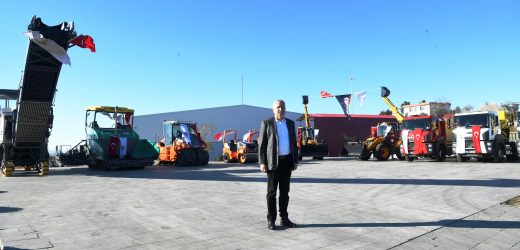 10 yeni iş makinesi ve araç Büyükşehir filosuna eklendi