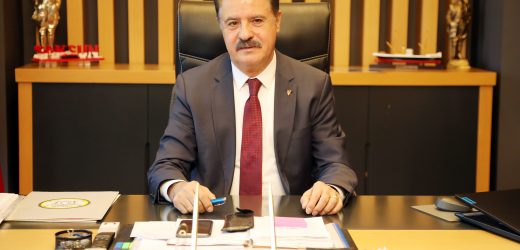 Atakum Belediye Başkanı Av. Cemil Deveci yılbaşı öncesi bir mesaj yayımladı. Başkan Deveci mesajında şu ifadelere yer verdi: 