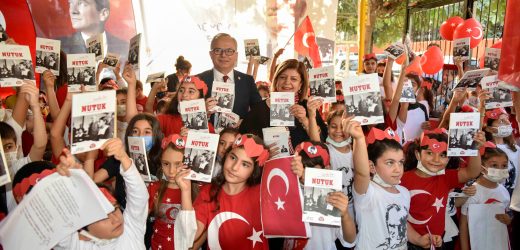 Büyükşehir Ali Akbulut Çocuk Akademisi’nde 29 Ekim Cumhuriyet Bayramı Kutlaması