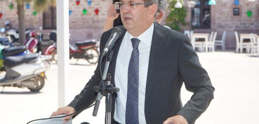 BAŞKAN ERGİN: “AYVALIK’IN TEK BALIKÇI BARINAĞININ  KAPASİTESİ YÜZDE ELLİ AZALACAK.”