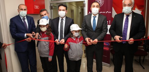 “Robotik Beyinler” laboratuvarının açılışı yapıldı