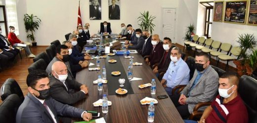 Vali Orhan Tavlı Köyceğiz’de Yangından Etkilenen Mahallelerin Muhtarlarıyla Bir Araya Geldi