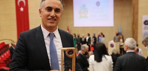 Akdeniz Üniversitesi’nden Başkan Danışmanı’na özel ödül