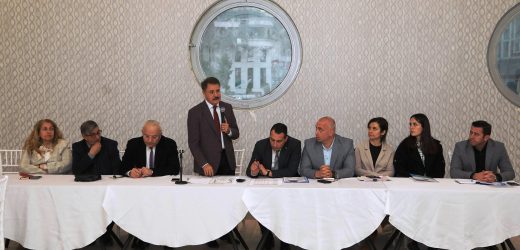 Başkan Deveci: “Dayanışmayla bu yükün altından çıkarız”