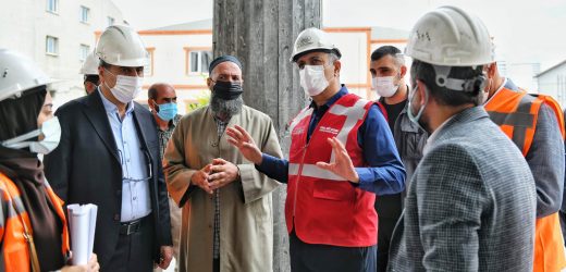 BAŞKAN BOZKURT, YAPIMI DEVAM EDEN CAMİ İNŞAATINI İNCELEDİ