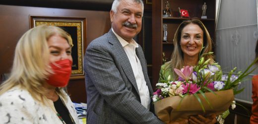 CHP Kadın Kolları Genel Başkanı Aylin Nazlıaka, Başkan Zeydan Karalar’ı ziyaret etti.