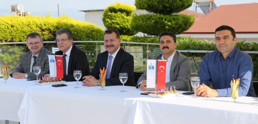 TÜRKİYE’NİN İLK ULUSLARARASI ZEYTİNYAĞI YARIŞMASI EDREMİT’TE GERÇEKLEŞTİ