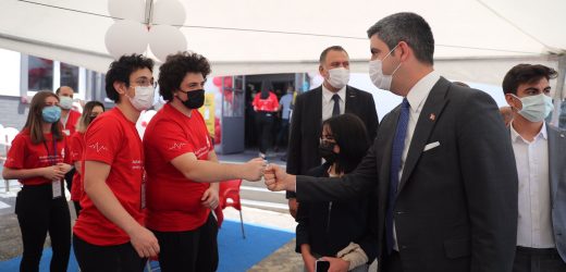 Başkan Gökhan Yüksel’den  Burak Bora Anadolu Lisesi öğrencilerinin kan bağışı kampanyasına destek