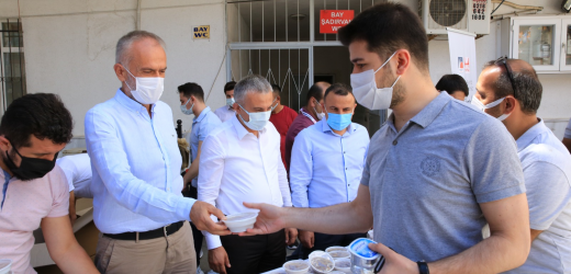 Başkan Poyraz; “Bütün şehitlerimizi ve ehlibeytimizi saygı ve rahmetle anıyorum. Rabbim hepsinden razı olsun.