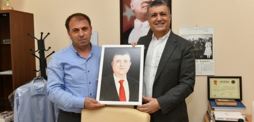 BAŞKAN BOZKURT MAHALLE MUHTARIYLA BİR ARAYA GELDİ