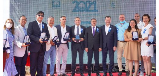 AYVALIK’TA ULUSAL MAVİ BAYRAK TÖRENİYLE  SAHİPLERİNİ BULDU